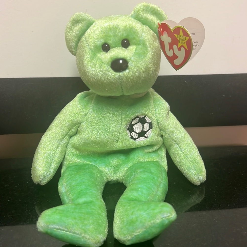 Ty 1998 original retired beanie baby bear green soccer kicks mint condition